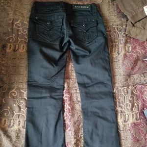 Woman's rock revival jeans
